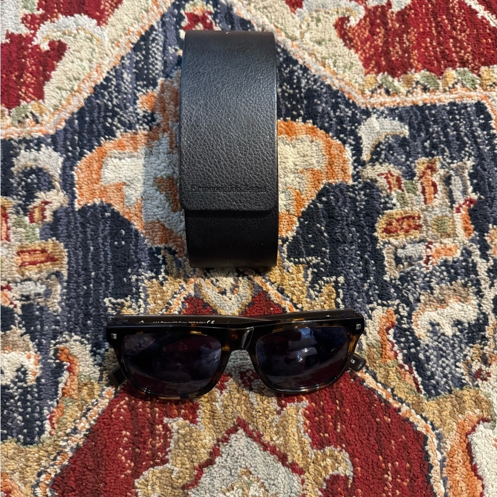 Black Sunglasses with Case